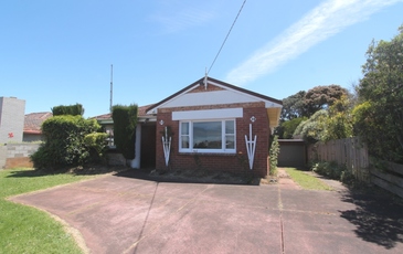 33 Hopkins Road, Warrnambool