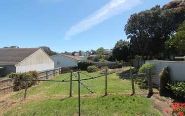 33 Hopkins Road, Warrnambool