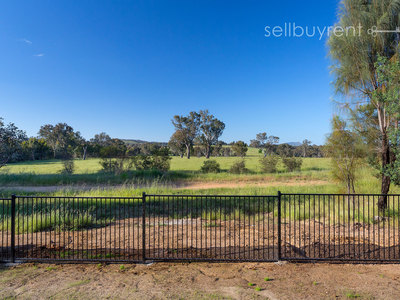 22 BARNETT AVENUE, Thurgoona
