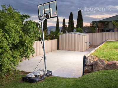 16 WHERNSIDE DRIVE, Wodonga
