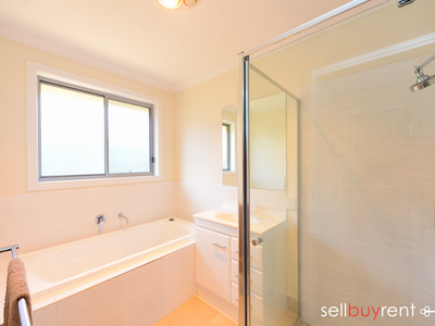 19 Wellington Drive , Thurgoona