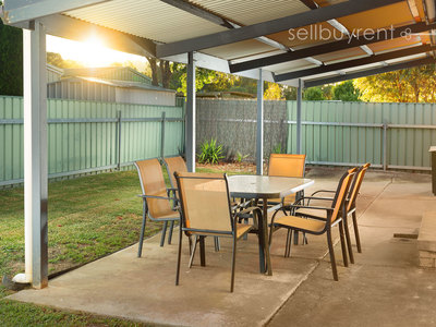 21 ZEINERT STREET, Wodonga