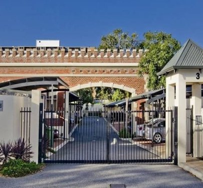 4 / 3 Thirlmere Road, Mount Lawley
