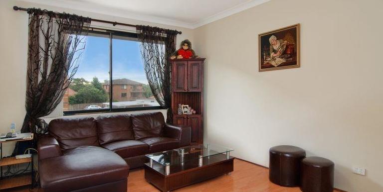 10 / 29 Fourth Avenue, Campsie