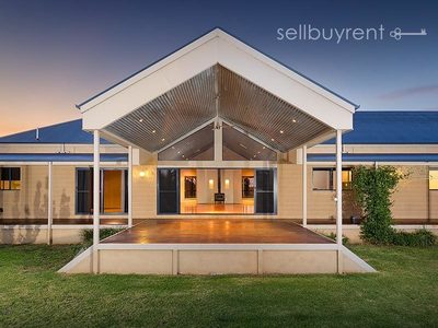 6 WOODSWALLOW LANE, Jindera