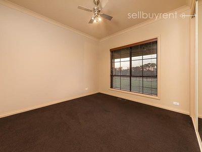 6 WOODSWALLOW LANE, Jindera