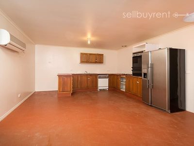 6 WOODSWALLOW LANE, Jindera
