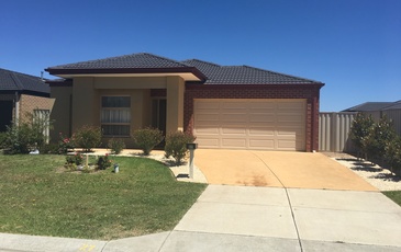 27 Farmdale Rd, Pakenham