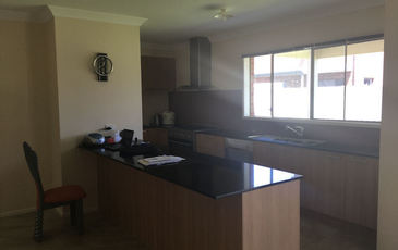 27 Farmdale Rd, Pakenham