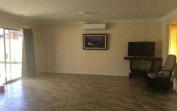 27 Farmdale Rd, Pakenham