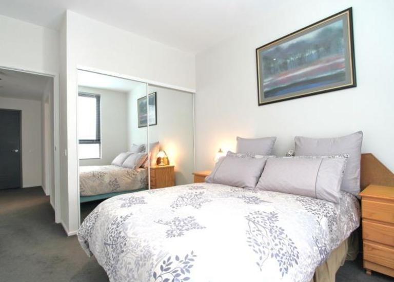 1403 / 610 St Kilda Road, Melbourne