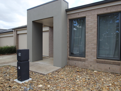 76 Victoria Cross Parade , Wodonga