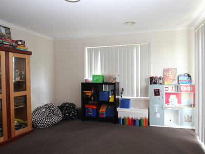 76 Victoria Cross Parade , Wodonga