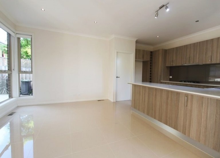 2 / 29 Mountain Ash Avenue, Ashwood