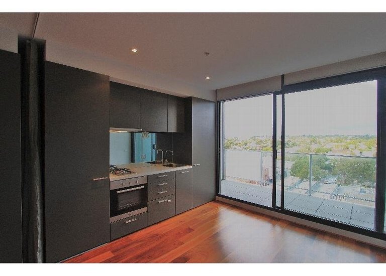 815 / 32 Bray Street, South Yarra