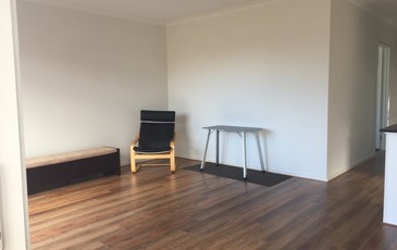7 Lincoln Avenue, Officer