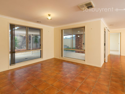 21 KENNETH WATSON DRIVE, Bandiana