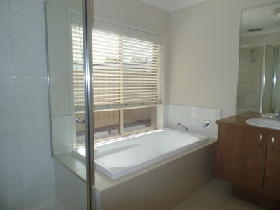64  Riverview Drive, Kialla