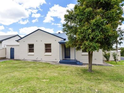 77 Lake Terrace East, Mount Gambier