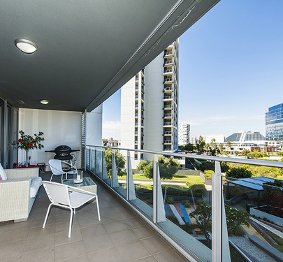 402 / 96 Bow River , Burswood