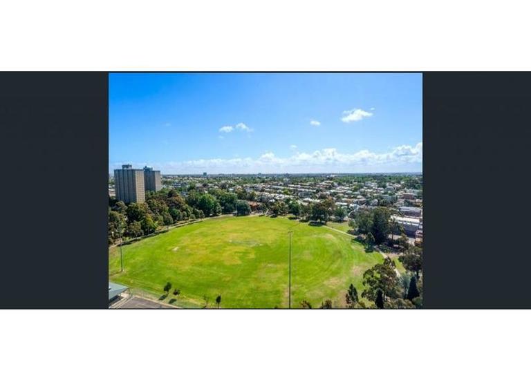 1321 / 18 Mt Alexander Road, Travancore