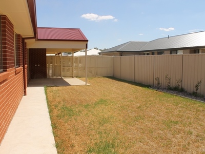 23 PECH AVENUE, Jindera