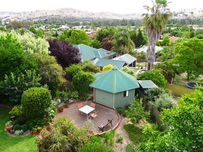 49 SANS SOUCI DRIVE, Wodonga