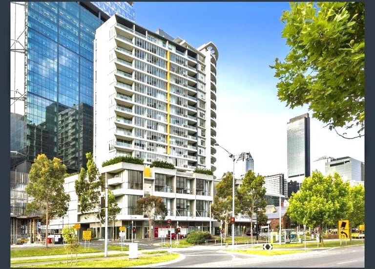 1009 / 8 McCrae Street, Docklands