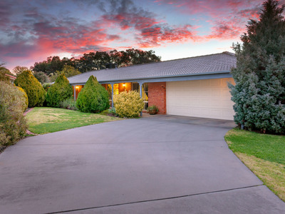 17 AZURE DRIVE, Wodonga
