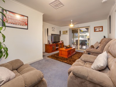17 AZURE DRIVE, Wodonga