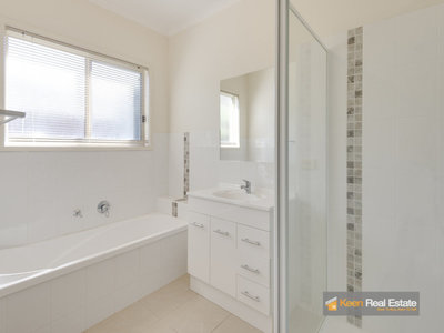 16 Tyrone Avenue, Pakenham