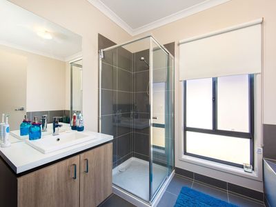 26 DAINTREE WAY, Wodonga
