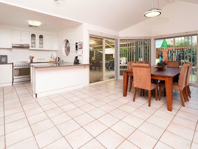 16 TEAL COURT, Wodonga