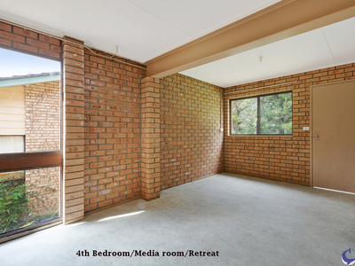 64 Binalong Street, Dalmeny