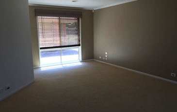 27 Fieldstone Blvd , Beaconsfield