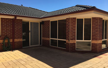 27 Fieldstone Blvd , Beaconsfield
