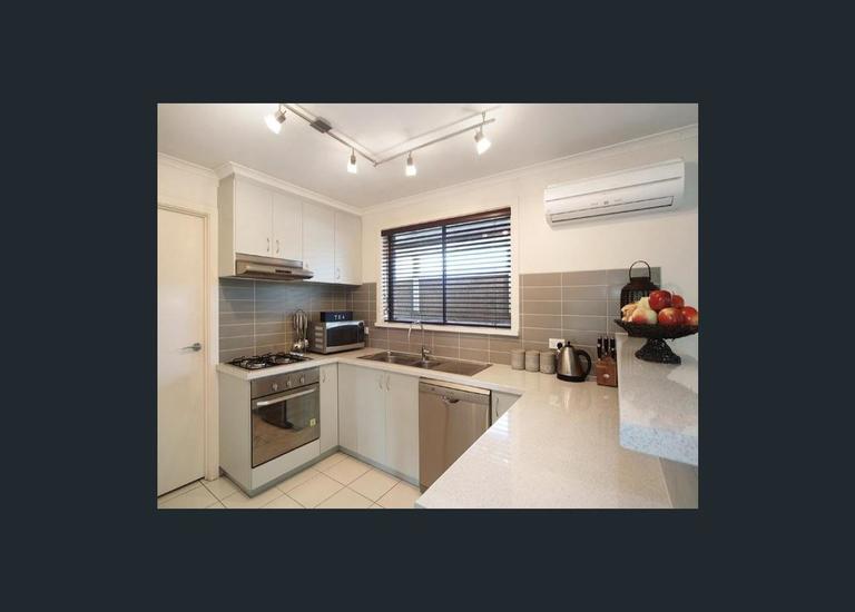 1 / 10 Willow Glen Court, Dingley Village