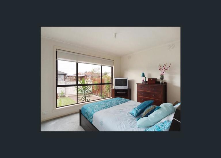 1 / 10 Willow Glen Court, Dingley Village