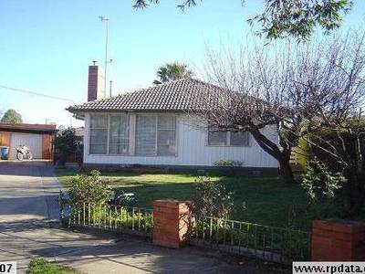 7 Dear Court, Shepparton