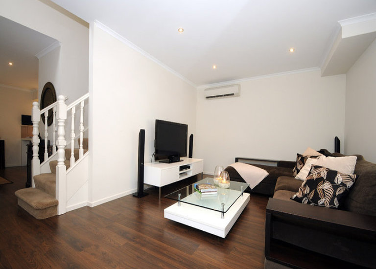 1 / 58 Kanooka Grove, Clayton