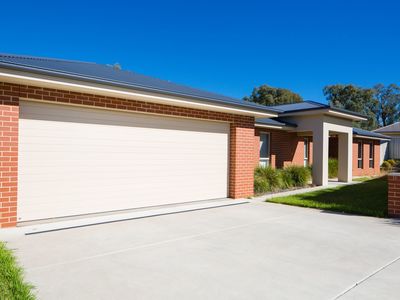 5 CADDY COURT, Wodonga
