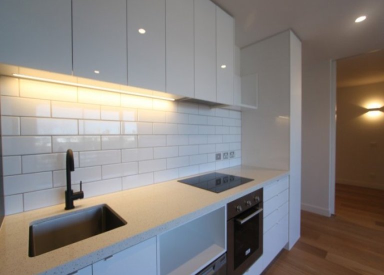 404 / 83 Flemington Road, North Melbourne
