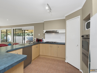 2 Mandeville Crt, Narre Warren South