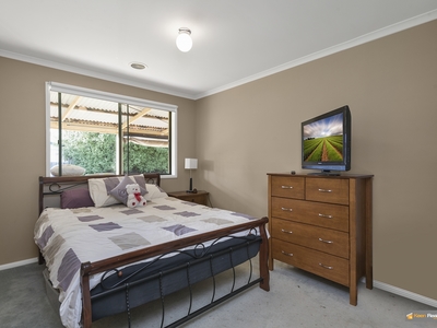 2 Mandeville Crt, Narre Warren South