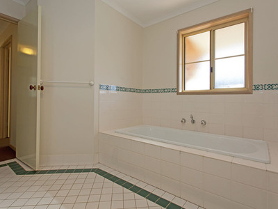 11 SHIELS COURT , Wodonga