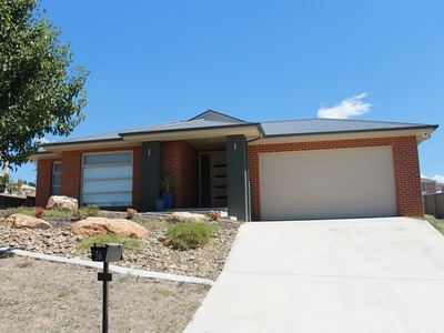 36 BALLARA DRIVE , Wodonga
