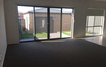 12 Grandvue Boulevard, Pakenham