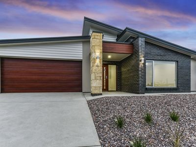 6  Pinehurst Drive, Worrolong