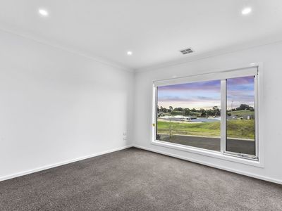 6  Pinehurst Drive, Worrolong