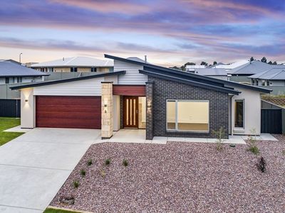 6  Pinehurst Drive, Worrolong